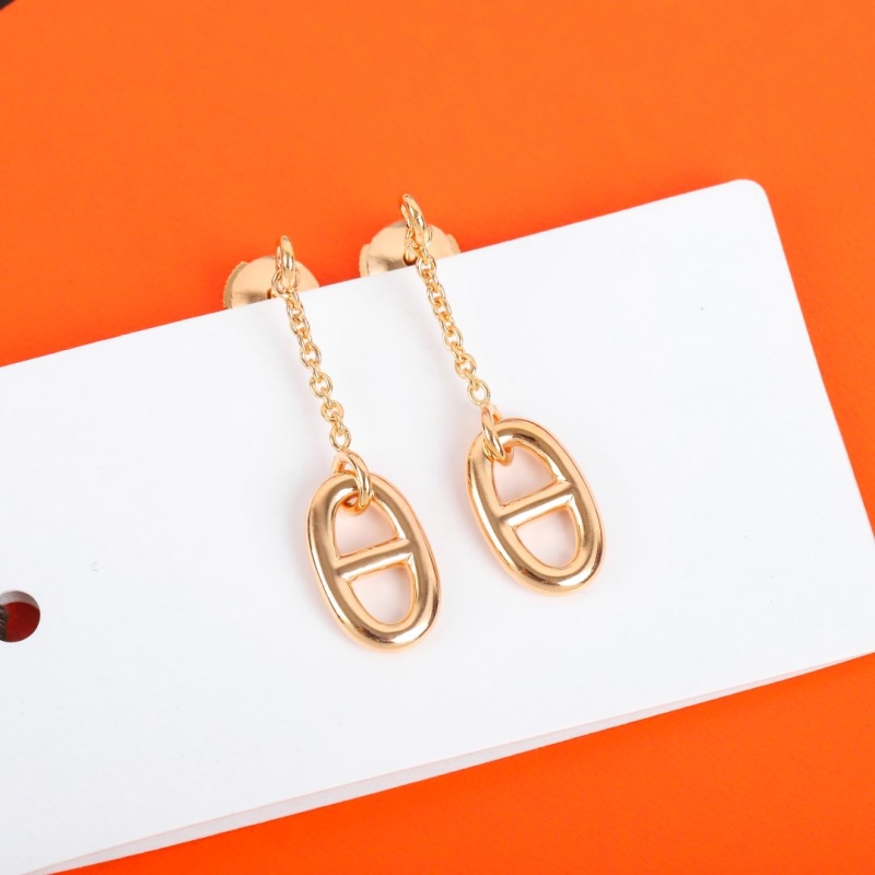 H**me5 earrings
